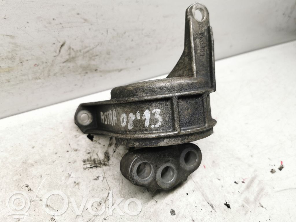 Opel Astra H Engine mount bracket 