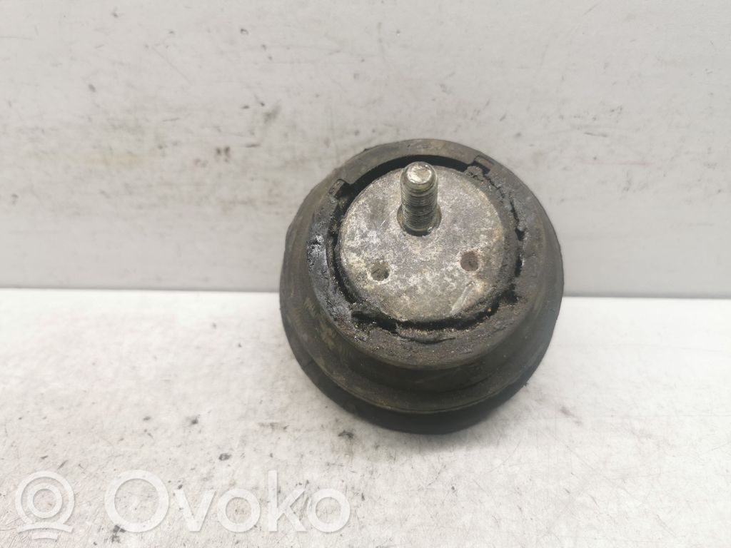 BMW 5 E39 Engine mount bracket 