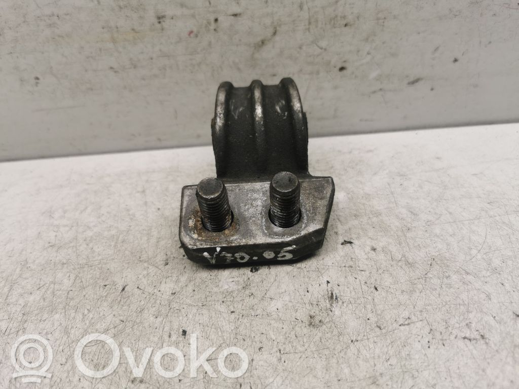 Volvo V70 Engine mount bracket 