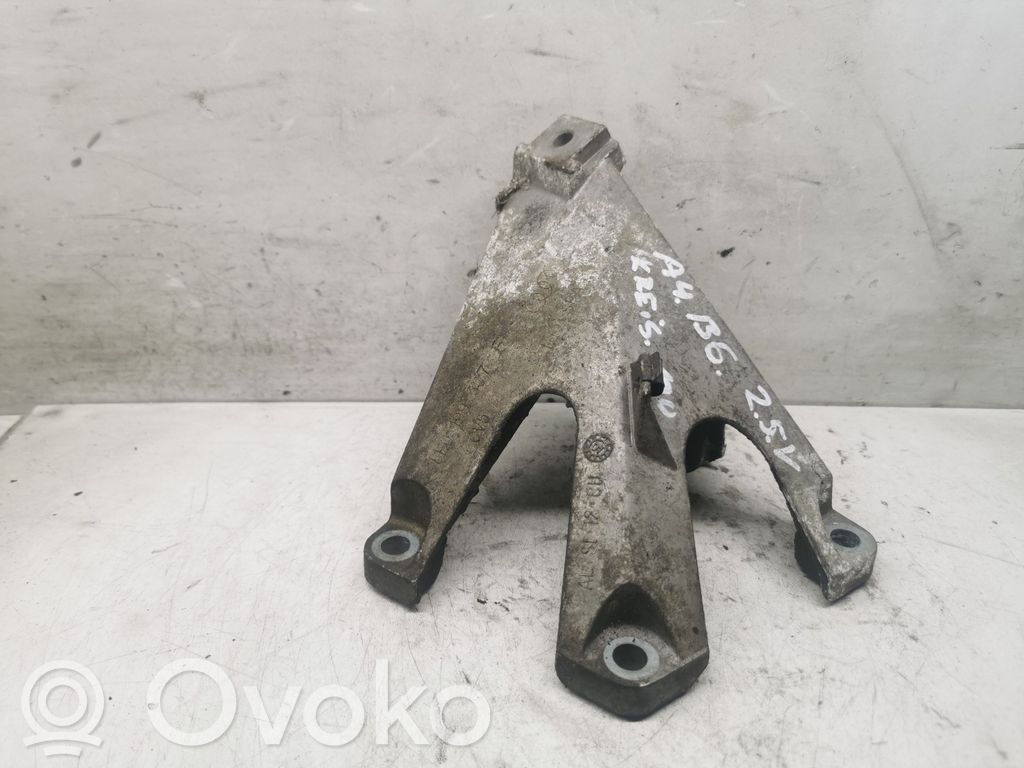 Audi A4 S4 B6 8E 8H Engine mounting bracket 