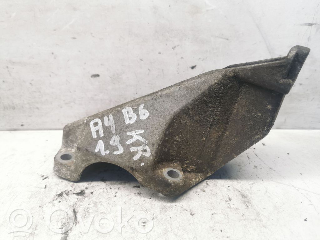 Audi A4 S4 B6 8E 8H Engine mounting bracket 