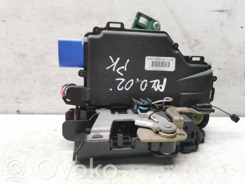 Volkswagen Polo Front door lock 