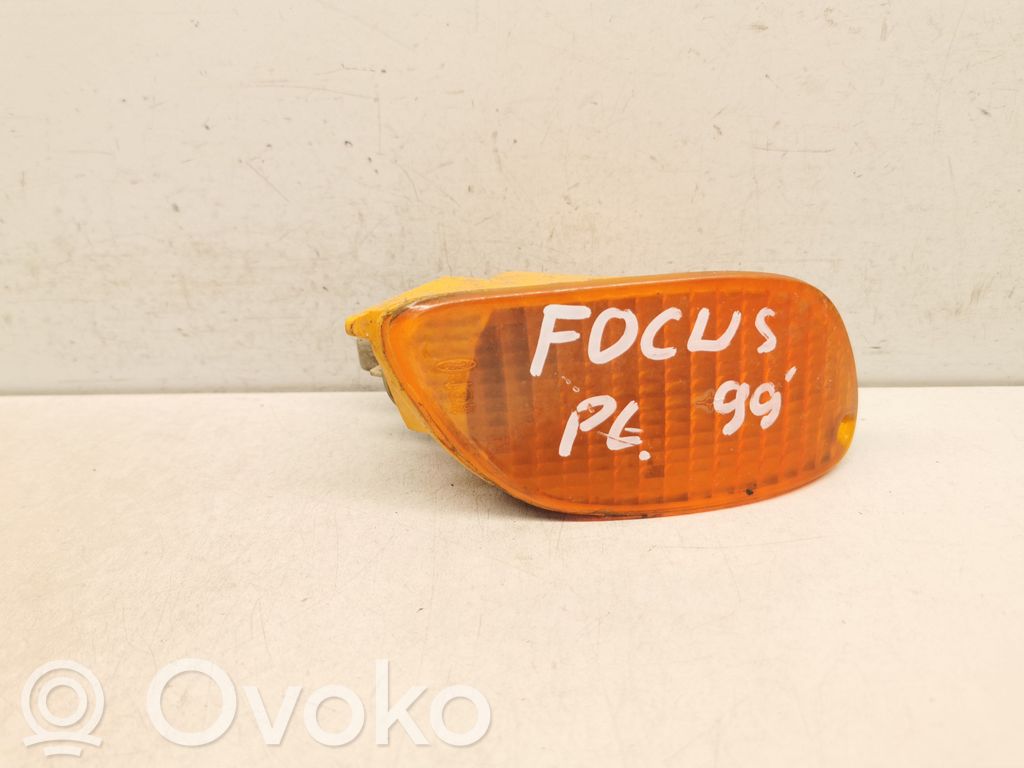 Ford Focus Front indicator light 
