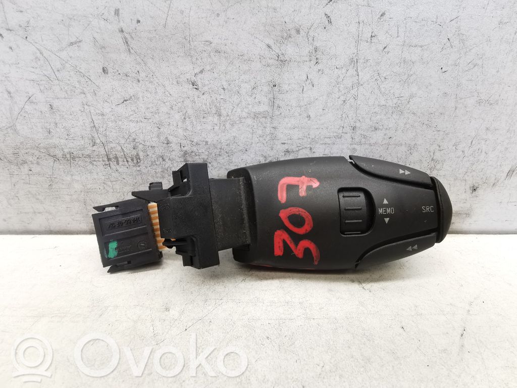 Peugeot 307 Sound control switch 