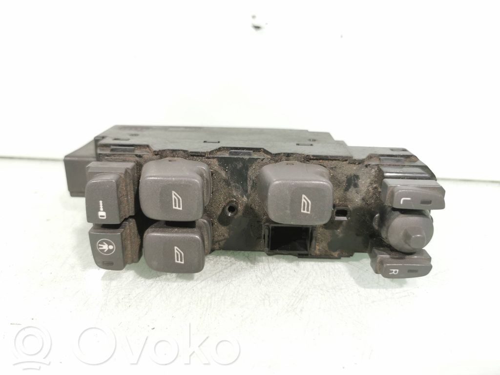 Electric window control switch   MD35DB00047,01W35E,8682336