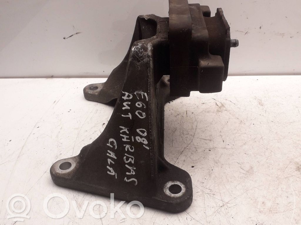 Gearbox mounting bracket   6761107