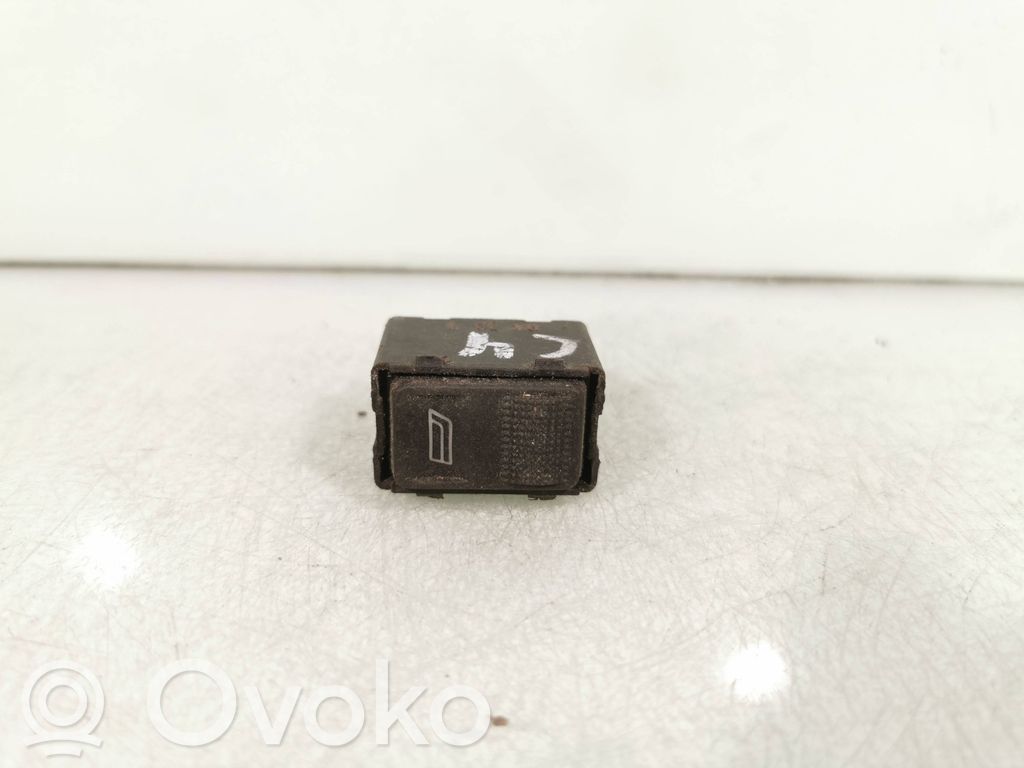 Audi 100 S4 C4 Electric window control switch 