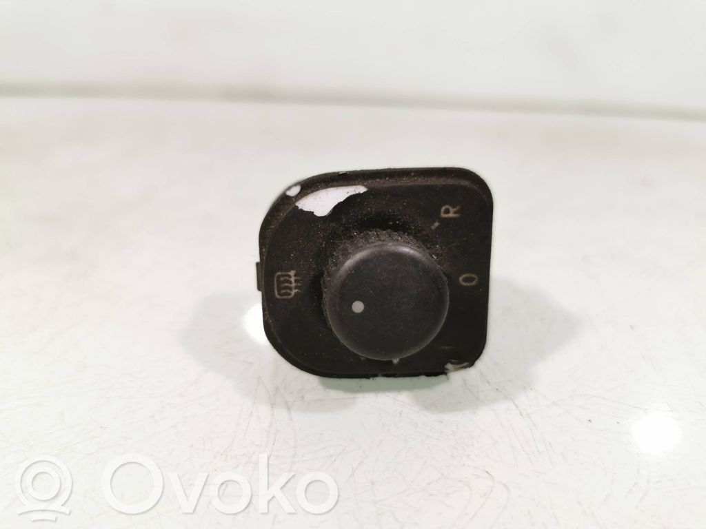 Volkswagen PASSAT B6 Wing mirror switch 