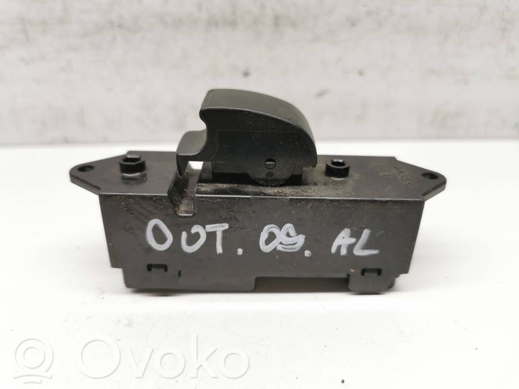 Mitsubishi Outlander Electric window control switch 