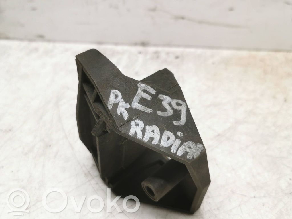 BMW 5 E39 Radiator mount bracket 