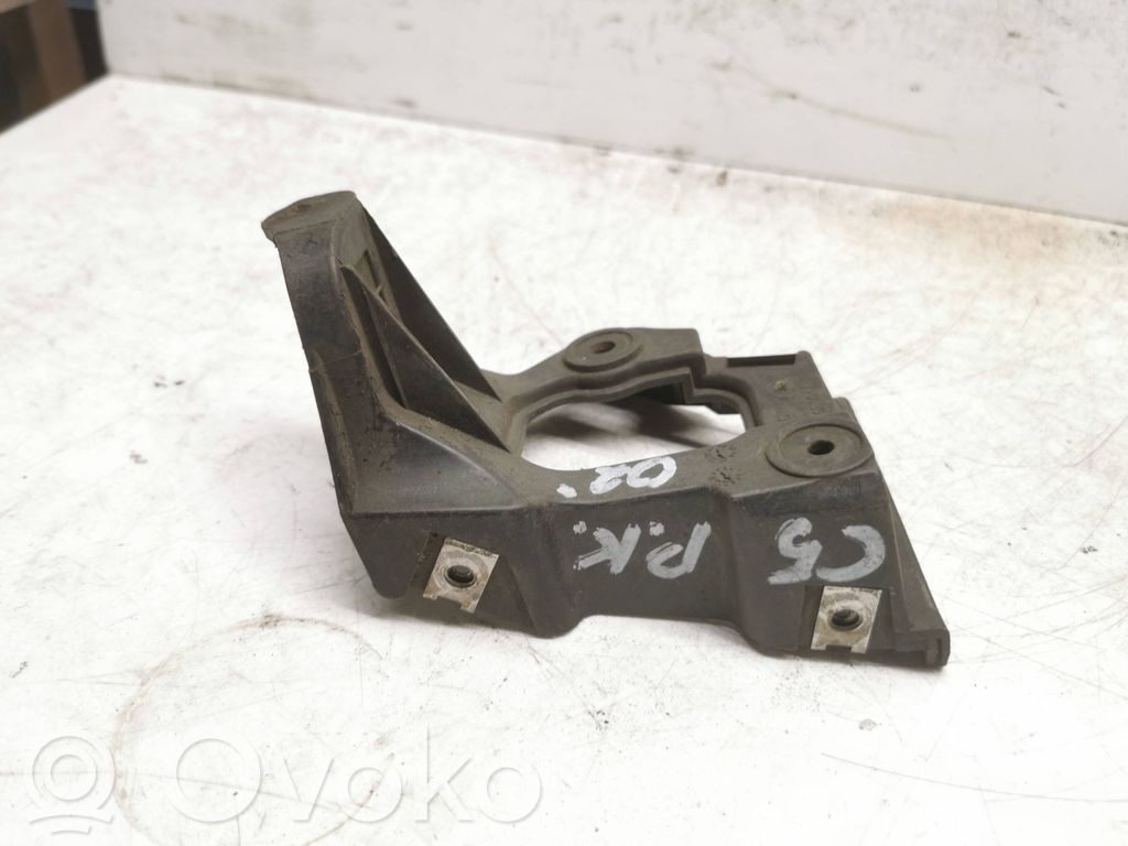 Audi A6 S6 C5 4B Fender mounting bracket 