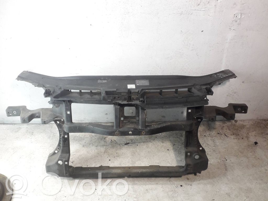 Volkswagen PASSAT B6 Radiatorių panelė 