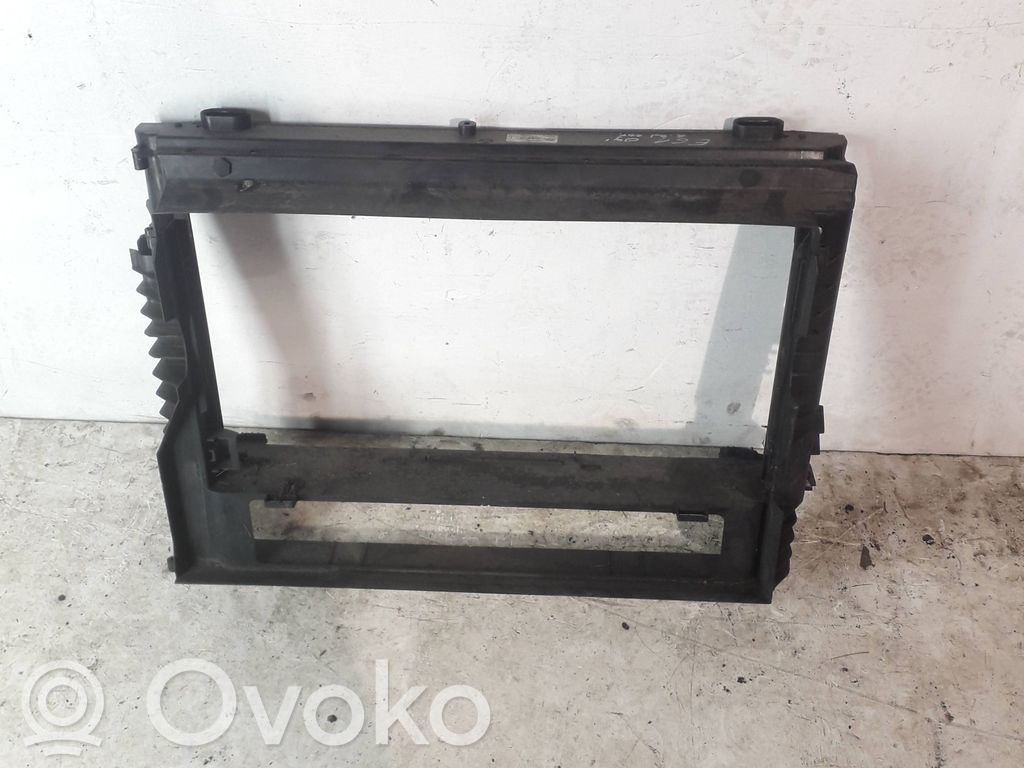 BMW 5 E60 E61 Radiatoru panelis 
