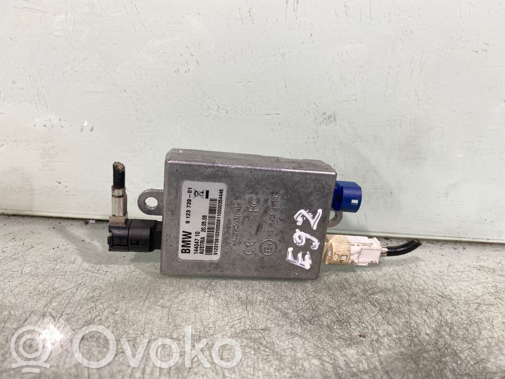 BMW 3 E92 E93 Antenos valdymo blokas 