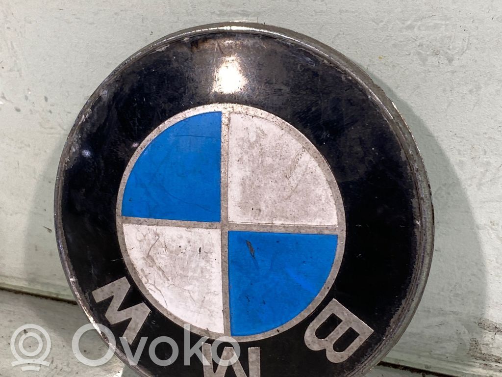 BMW 5 E60 E61 Gamintojo ženkliukas/ modelio raidės 