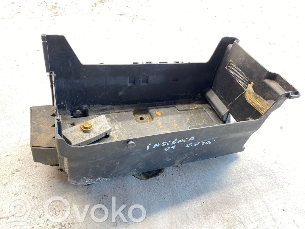 Opel Insignia A Akkulaatikon alusta 