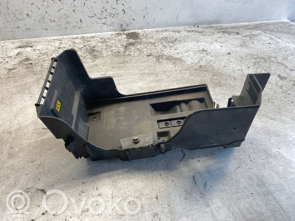 Opel Vectra C Akumuliatoriaus dėžė 