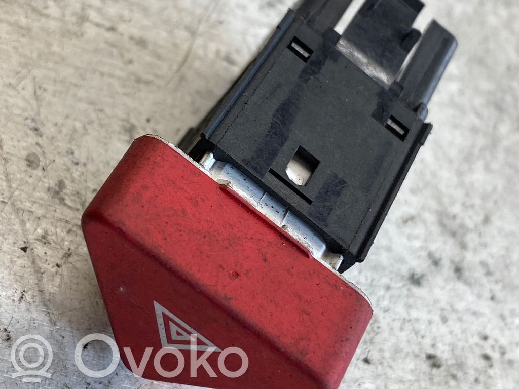 Volkswagen Golf V Hazard light switch 