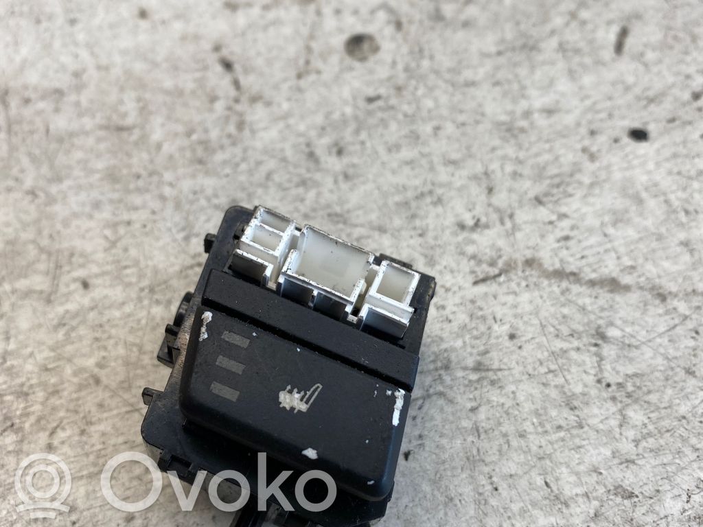 Seat heating switch   915905202
