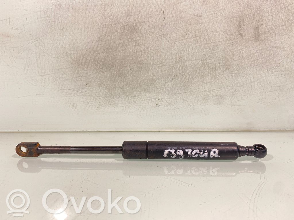 BMW 5 E39 Tailgate/trunk strut/damper 