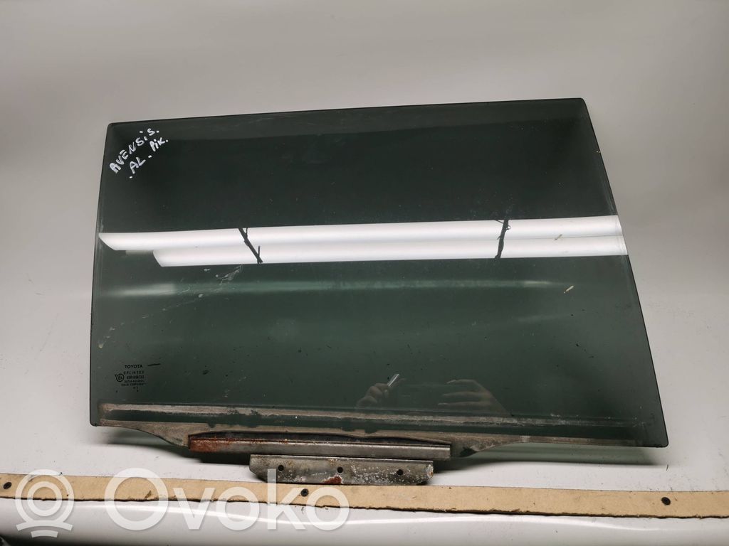 Toyota Avensis T250 Rear door window glass 