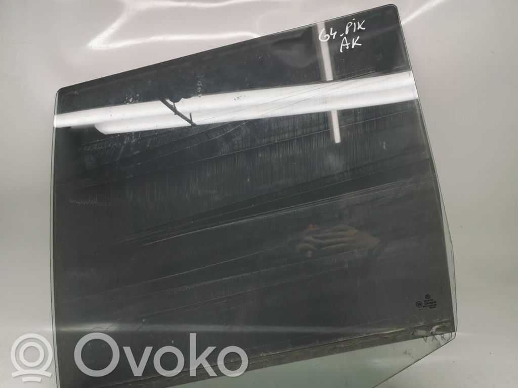 Volkswagen Golf IV Pagrindinis galinių durų stiklas 