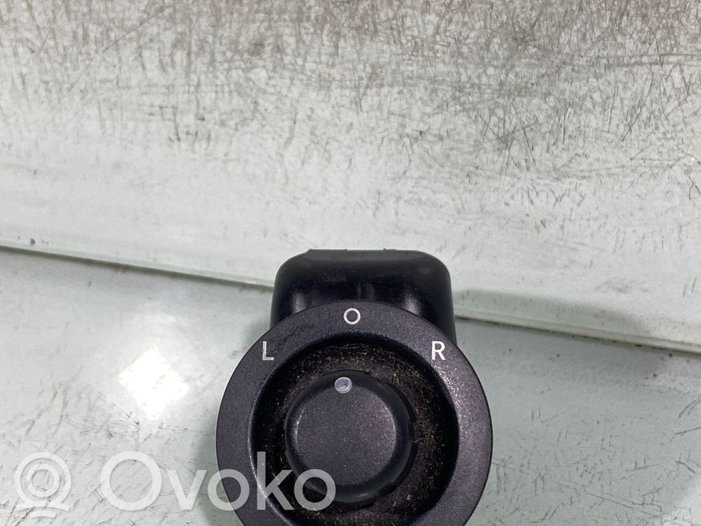 Jeep Grand Cherokee (WK) Wing mirror switch 