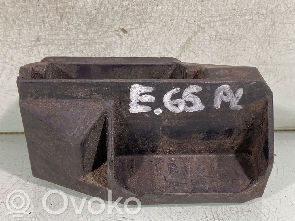 BMW 7 E65 E66 Radiator mount bracket 