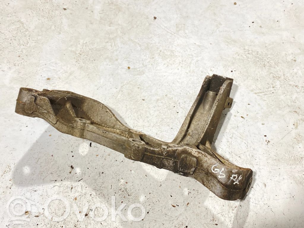 Volkswagen Golf V Front subframe 