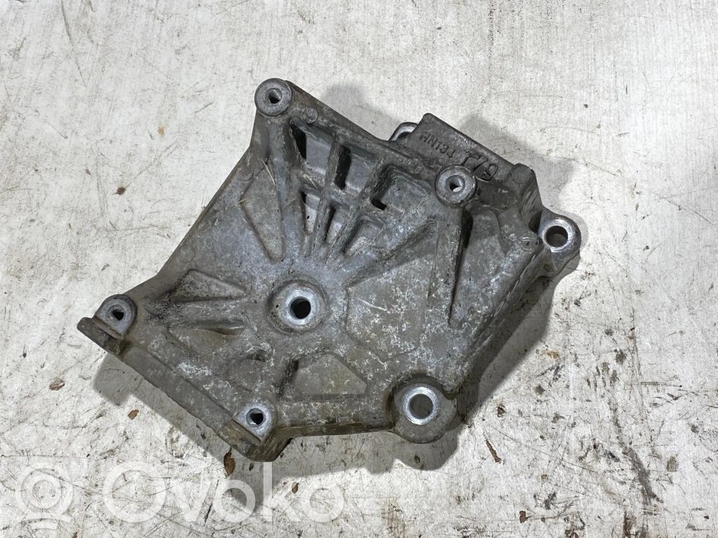 Mitsubishi Outlander A/C compressor mount bracket 