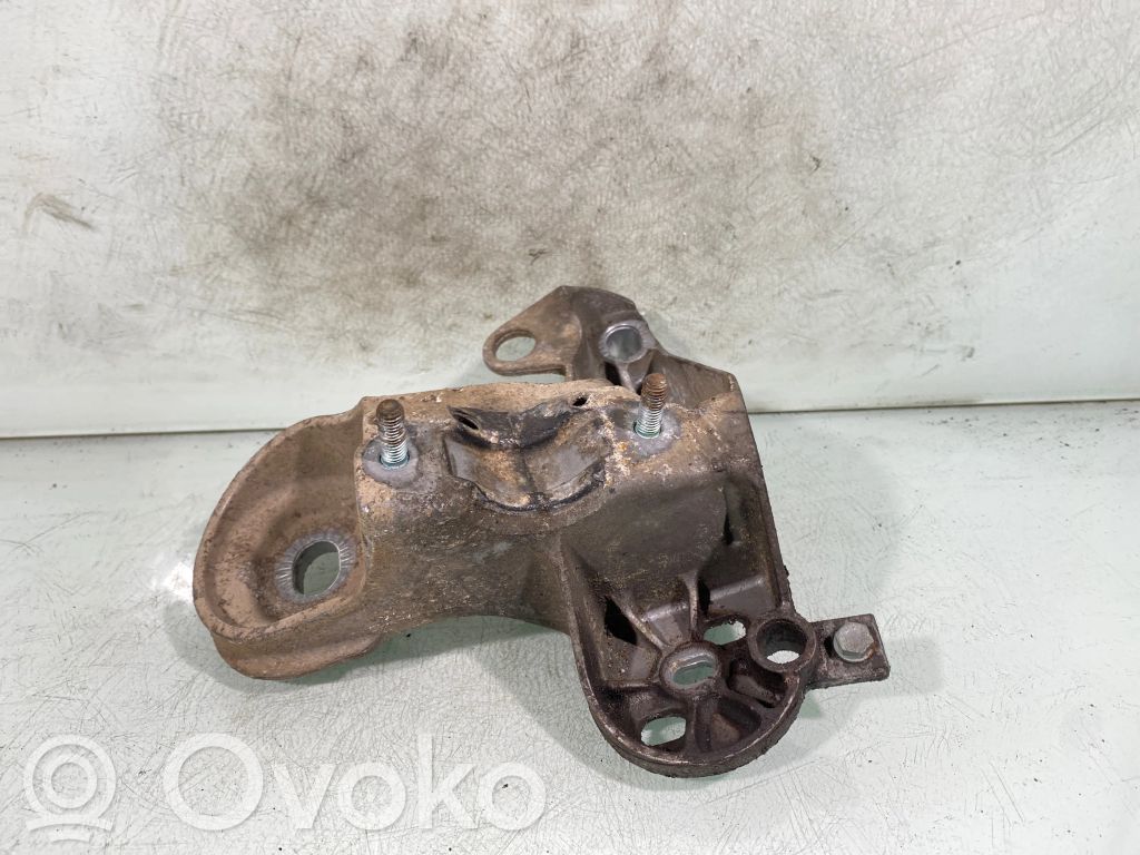 Audi A6 S6 C5 4B Engine mounting bracket 