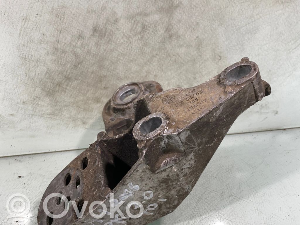 Audi A4 S4 B7 8E 8H Engine mounting bracket 