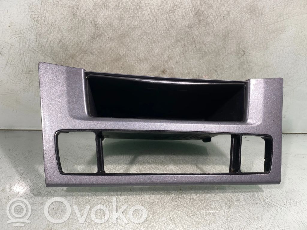BMW 5 E60 E61 Daiktadėžė centrinės konsolės 