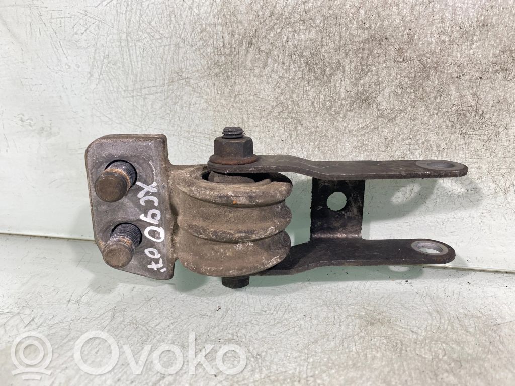 Volvo XC90 Engine mount bracket 