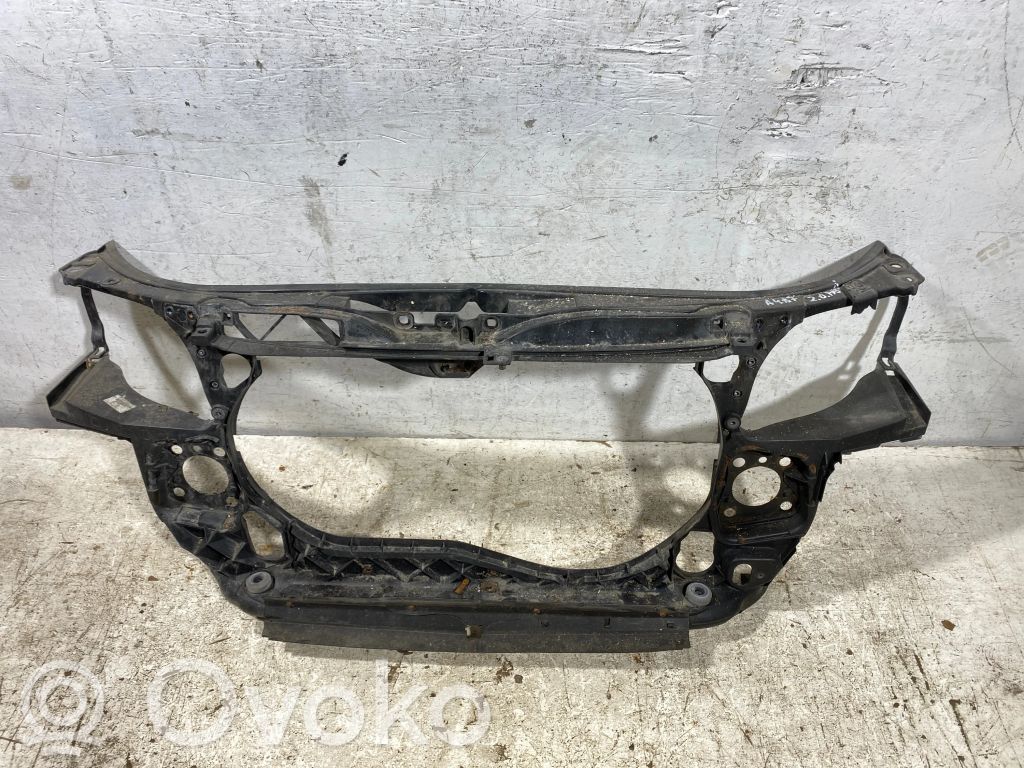 Audi A4 S4 B7 8E 8H Radiatoru panelis 