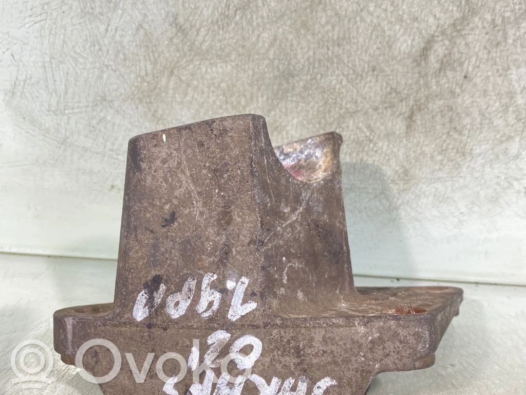 Engine mounting bracket   YM216F086CB,7M3145961F