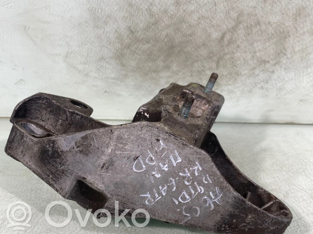 Audi A6 S6 C5 4B Engine mounting bracket 