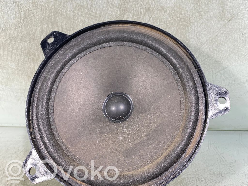 BMW 3 E46 Front door speaker 