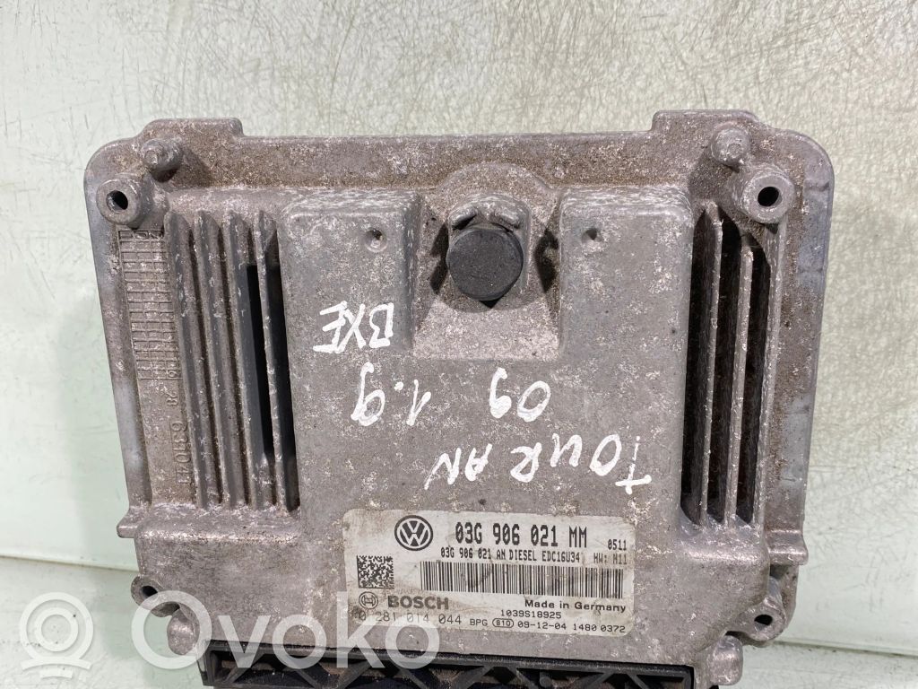 Volkswagen Touran I Engine control unit/module 