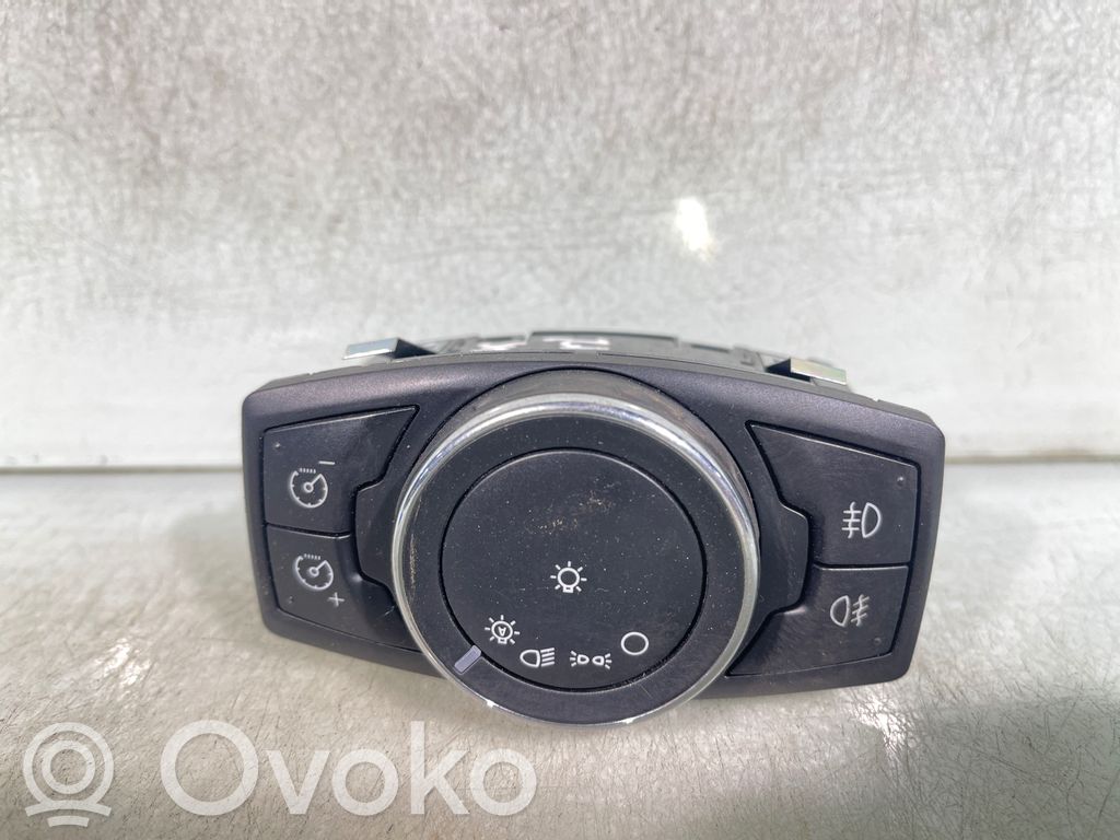 Light switch   BM5T13A024EC
