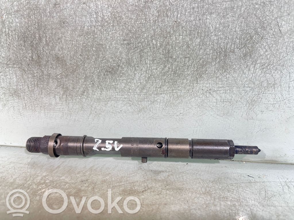 Audi A6 S6 C5 4B Fuel injector 