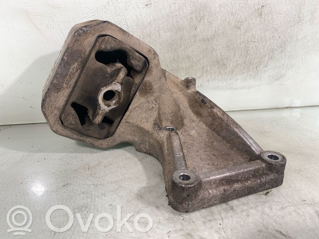 Jeep Grand Cherokee (WK) Engine mount bracket 