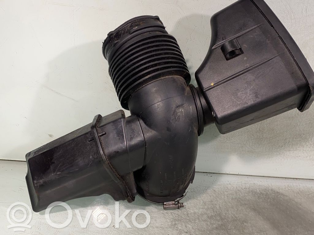 BMW 3 E90 E91 Air intake duct part 