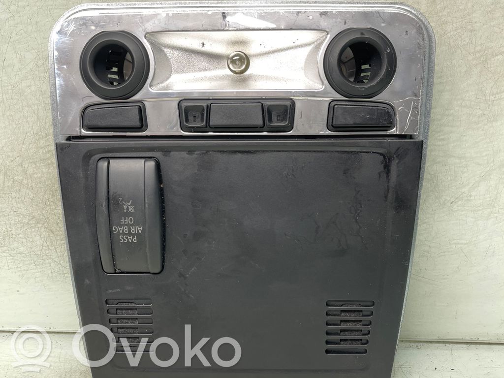 Front seat light   9225489,922548901,6932827,9209518