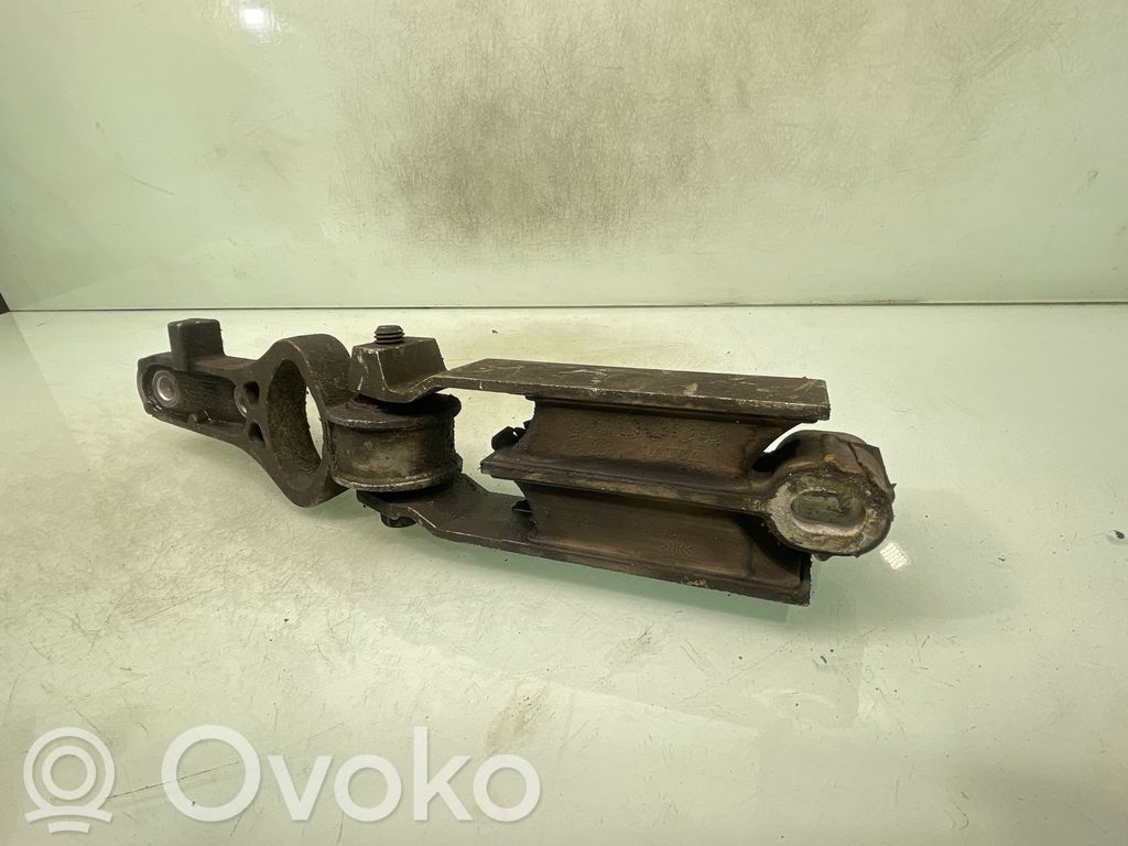 Volvo V60 Engine mount bracket 