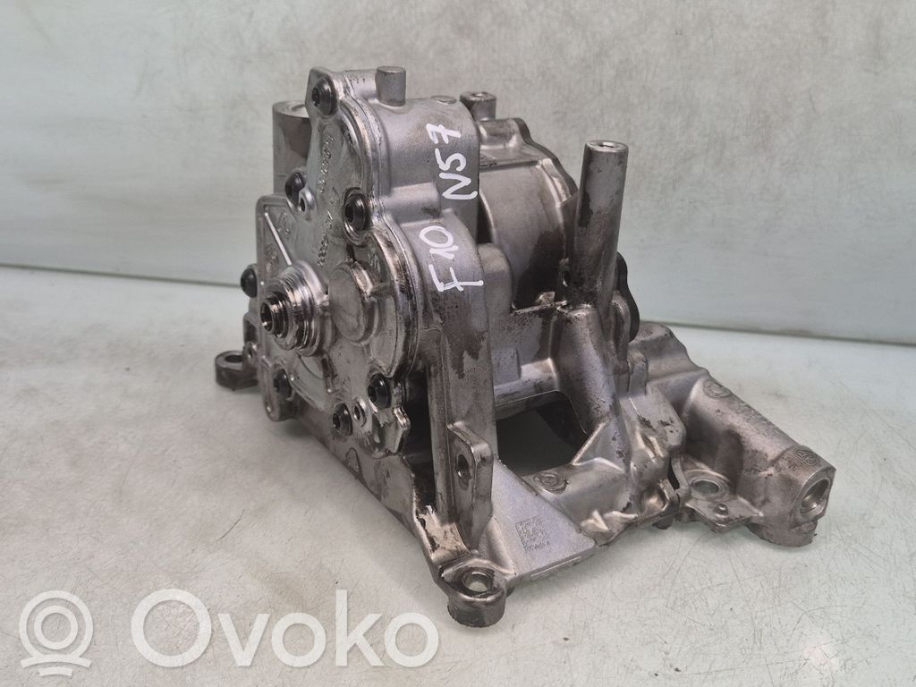 BMW 5 F10 F11 Oil pump 