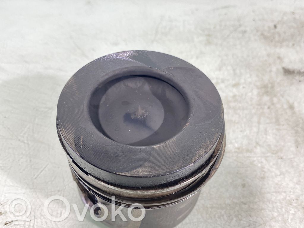 Volvo C30 Piston 
