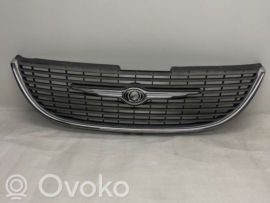 Chrysler Grand Voyager IV Front grill 