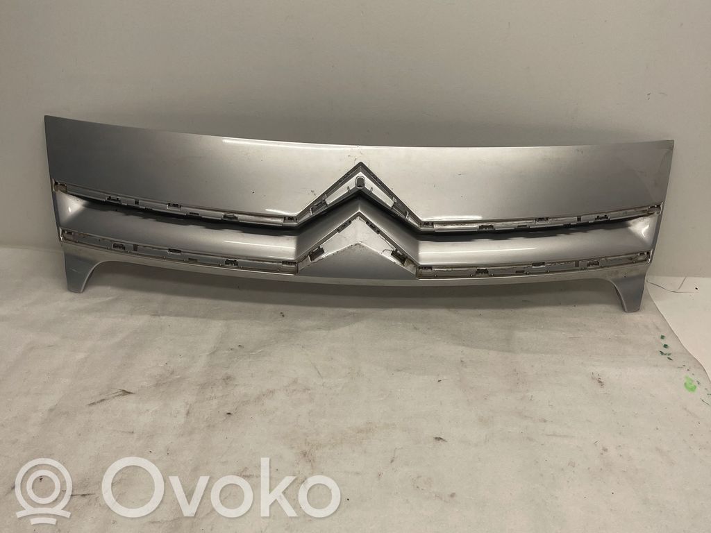 Citroen Jumpy Augšējais režģis 