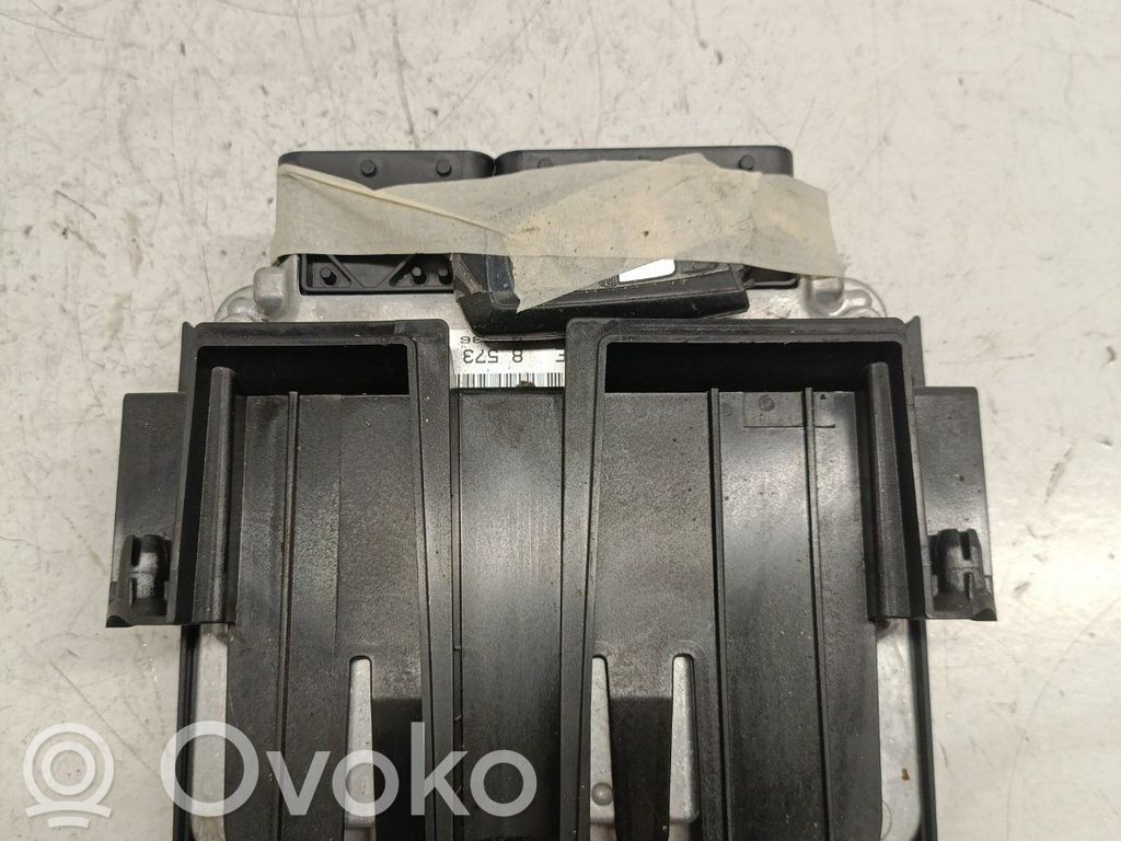 BMW 3 F30 F35 F31 Variklio valdymo blokas 